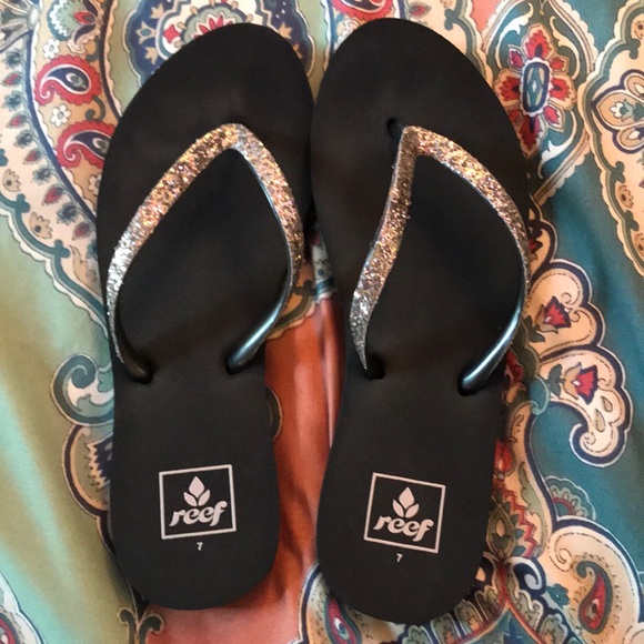 dsw reef flip flops
